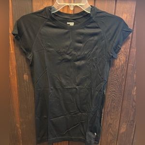 Danskin Now size small fitted workout t shirt